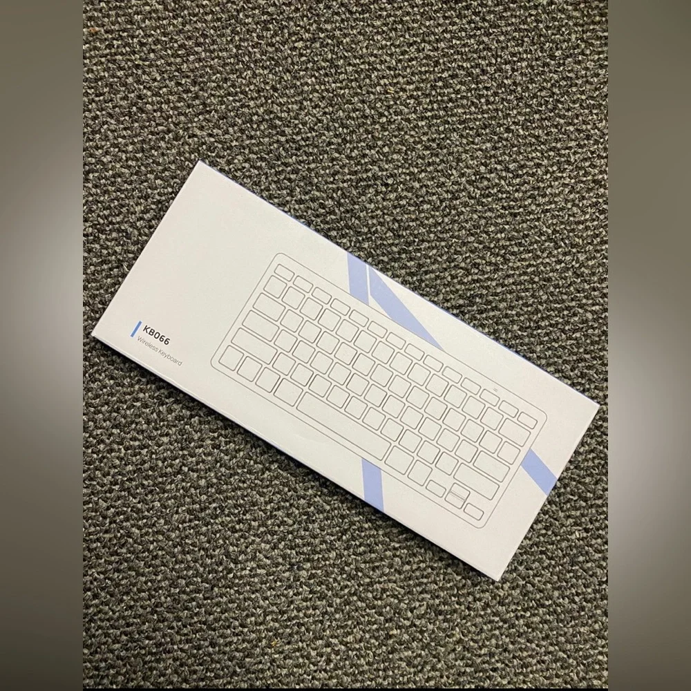 Rose Gold Wireless Mini Keyboard - Picture 2 of 2